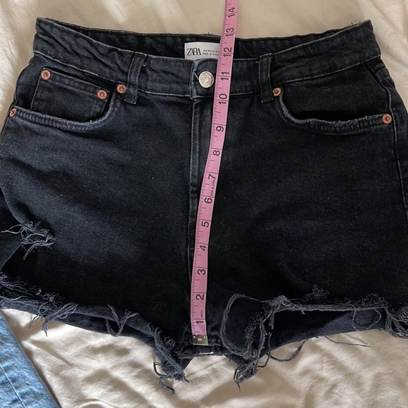 Zara Cutoff Shorts, size 8 - Picture 5 of 6
